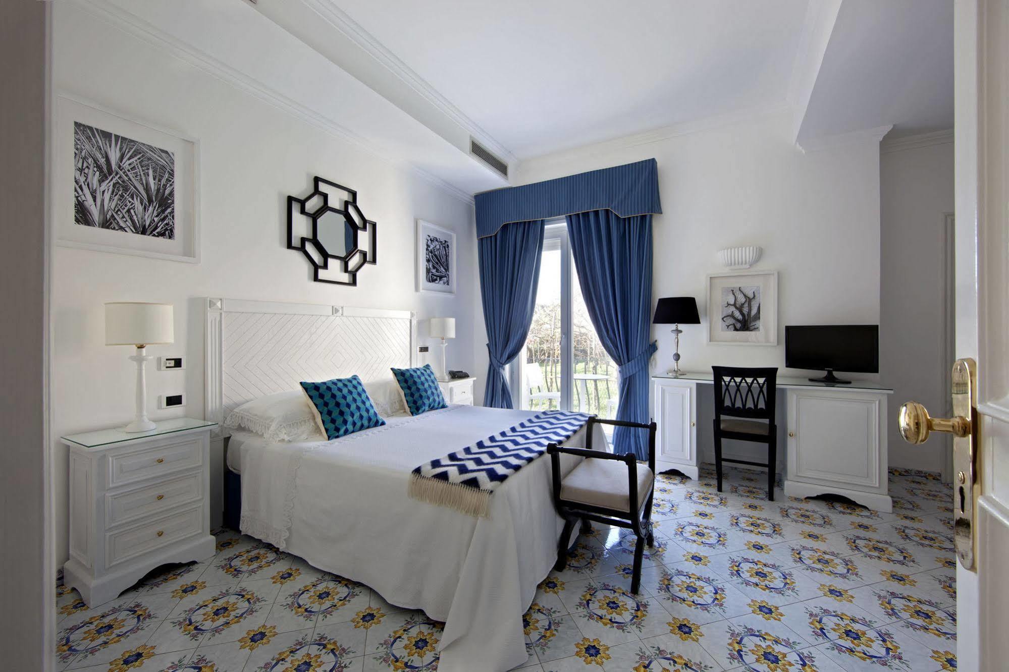 קאפרי Hotel Canasta מראה חיצוני תמונה
