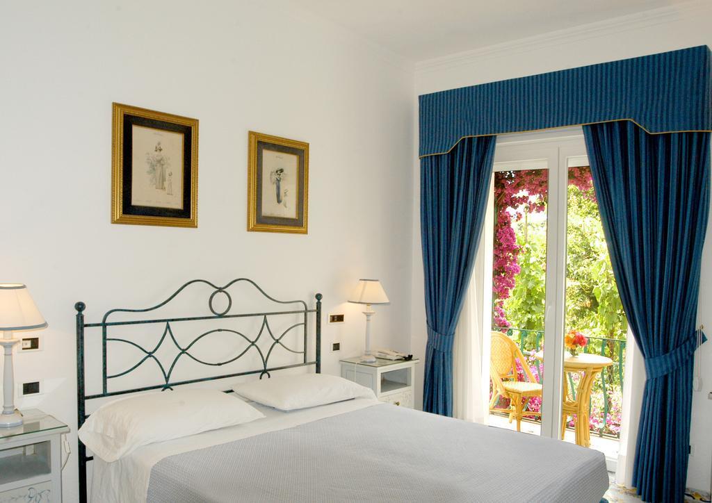 קאפרי Hotel Canasta מראה חיצוני תמונה